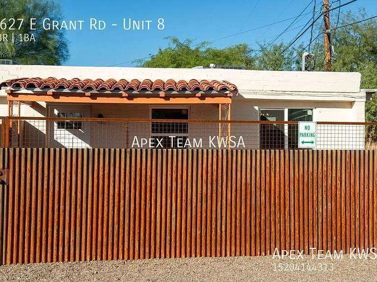 2627 E Grant Rd #8 — Photo 24