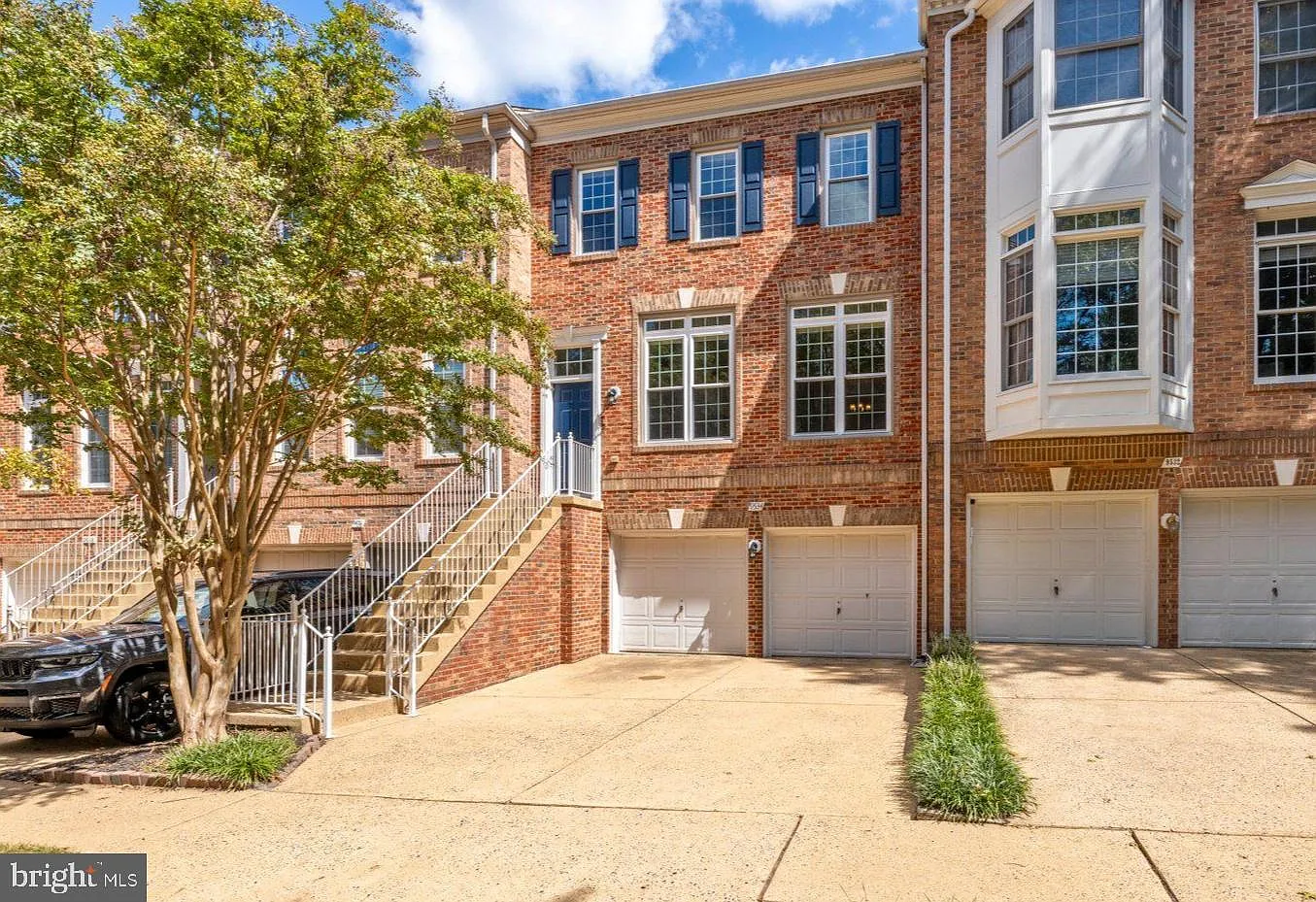 3 bed, 4.5 bath, 3065 sqft, $4,000 — Photo 1