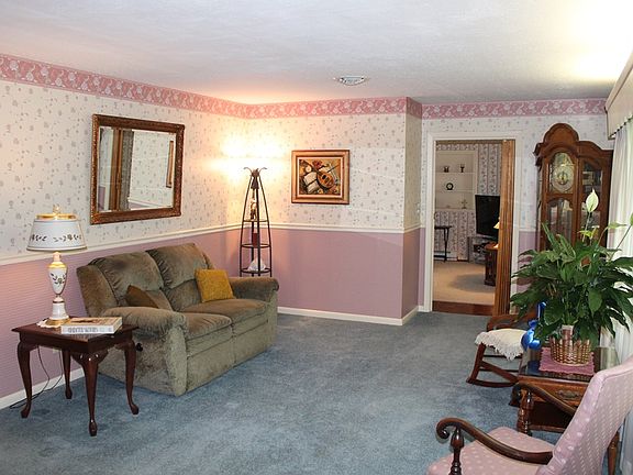 5th image of 206 Edgewood Dr