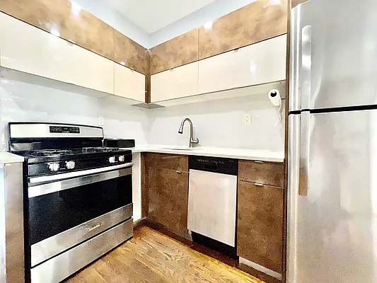 Rented by Pear NYC LLC | media 35