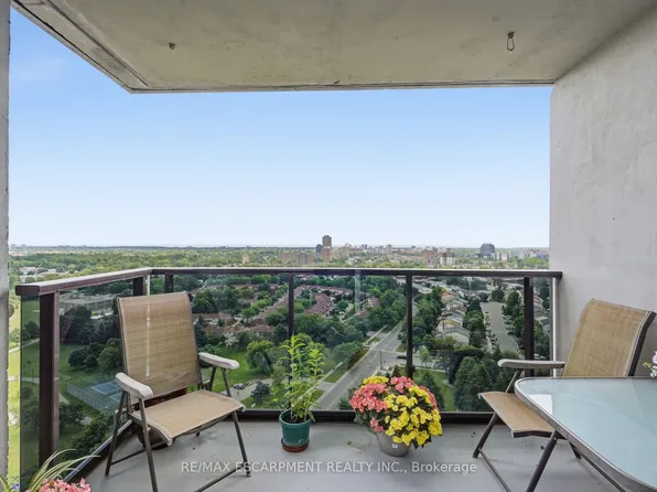 50 Mississauga Valley Blvd #1516, Mississauga, ON L5A 3S2