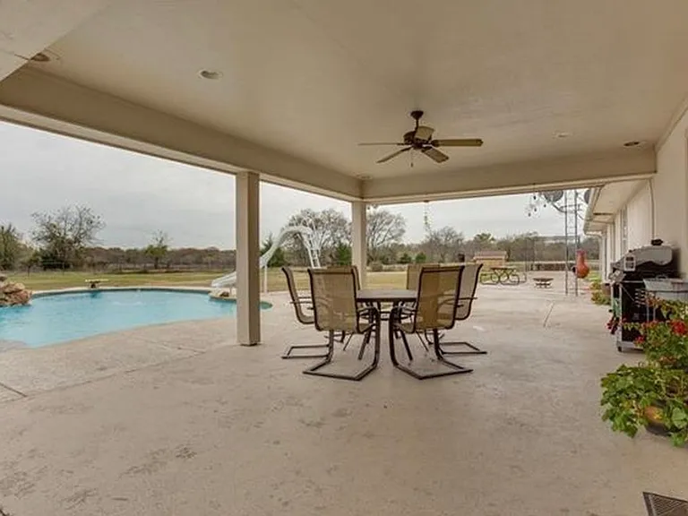 2039 Interstate Highway 30 W — Photo 10