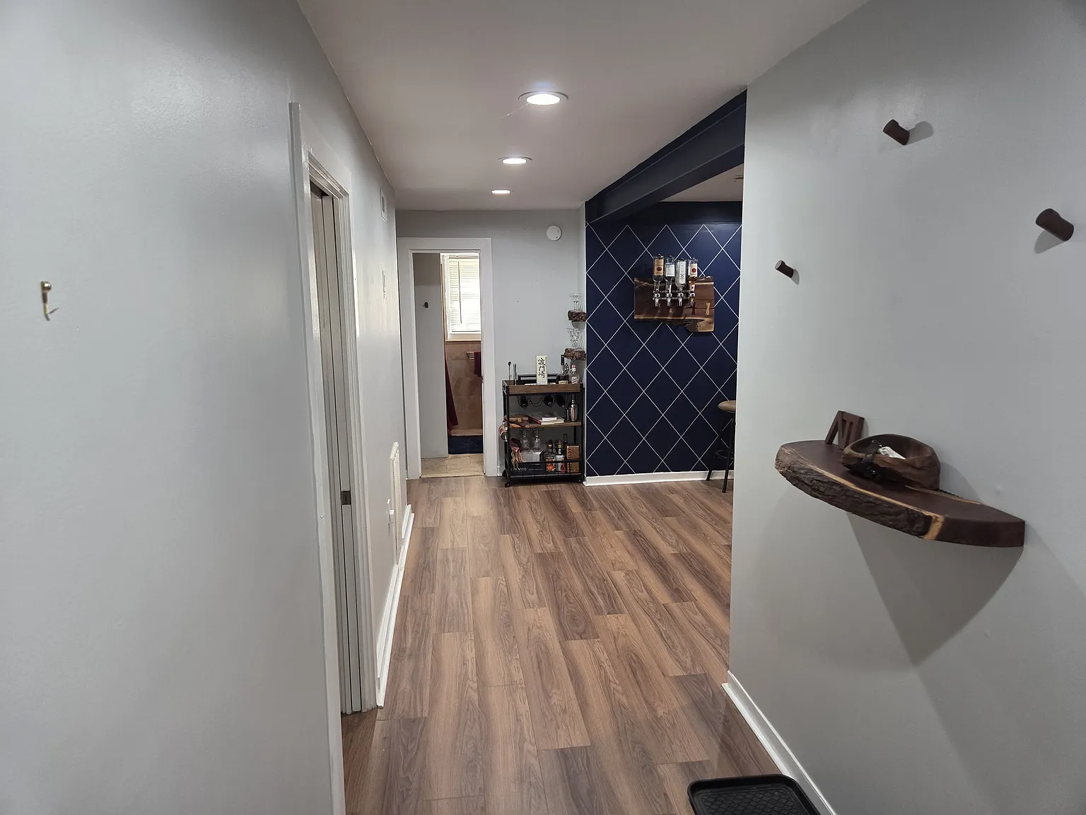 2 bed, 1121 sqft, $2,750 — Photo 4