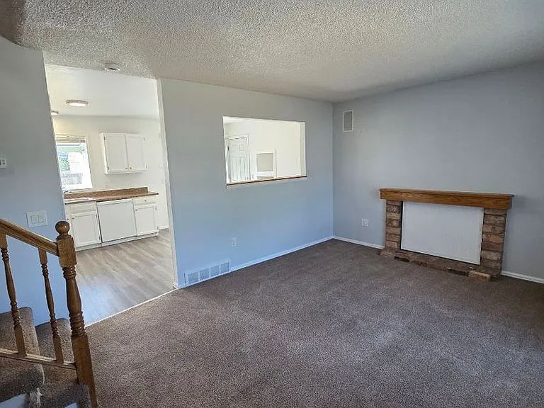 8492 W Eastman Pl — Photo 2