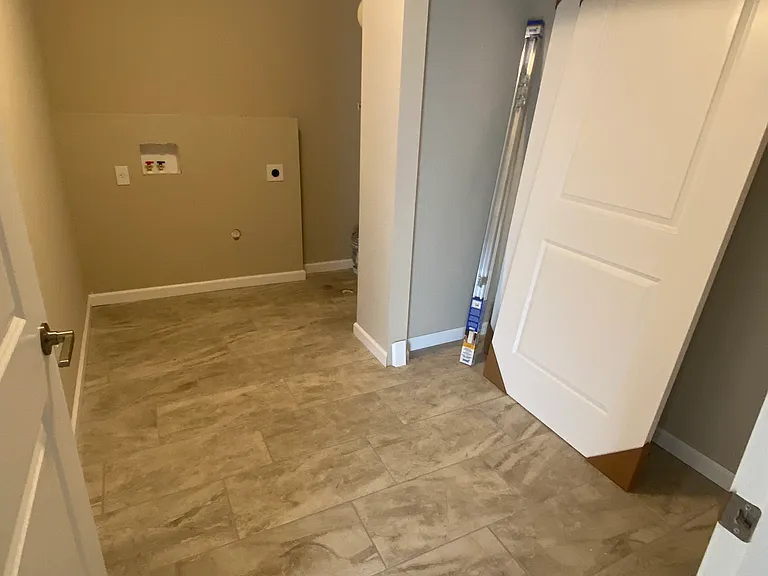 128 W Perry St #128 — Photo 5