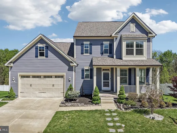 2048 Chamberlain Dr, Frederick, MD 21702
