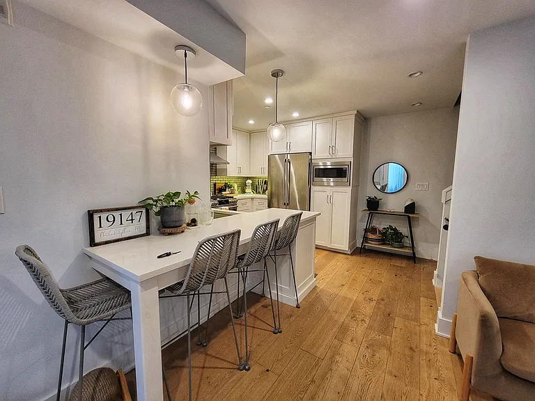 212 Bainbridge St #3 — Photo 5