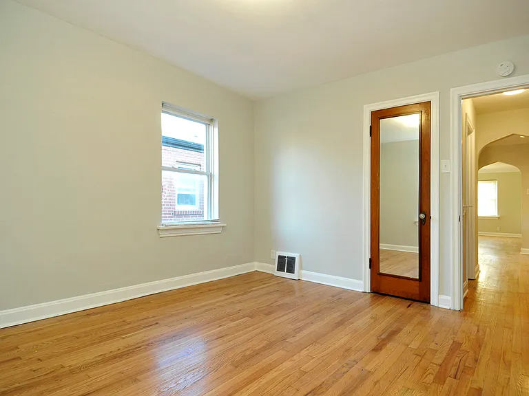 5819-5821 Devonshire Ave #1W — Photo 14
