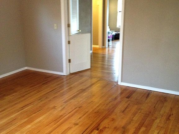 3rd image of 1925 Hasley Dr