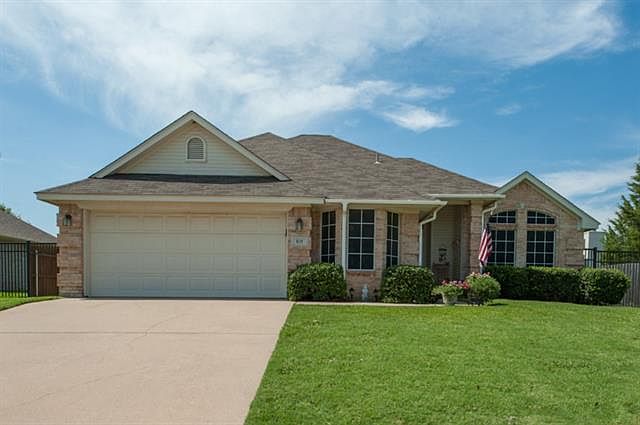 1st image of 629 Pleasant Valley Dr