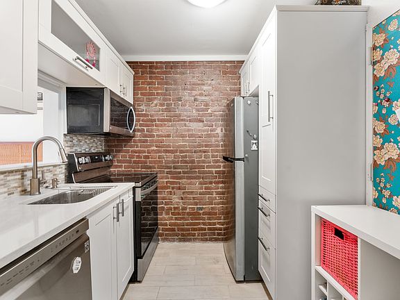 3rd image of 298 Commonwealth Ave APT G1