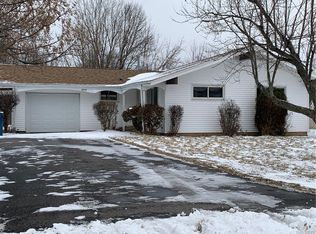6202 Kay Ellen Dr, Niagara Falls, NY 14305