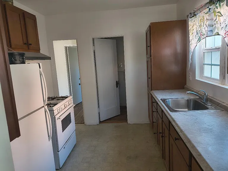 321 W 20th St #321 — Photo 2