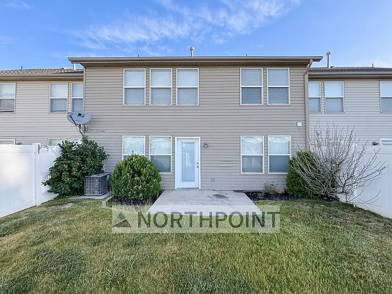3117 W 450 N — Photo 3