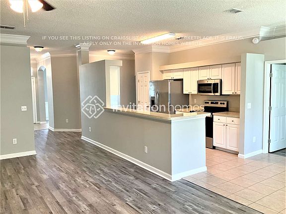 5th image of 104 Village Green Ave