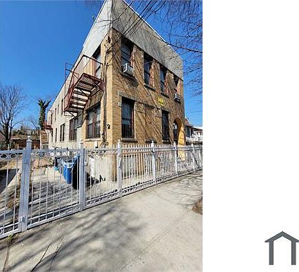 2nd image of 3311 Colden Ave APT 1R