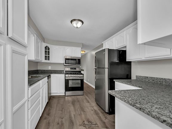 5th image of 871 Heritage Dr