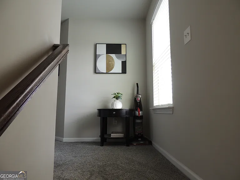 325 McGiboney Ln — Photo 7