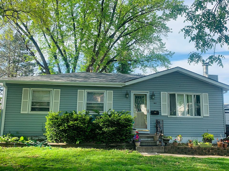 9052 Westridge Dr front of house