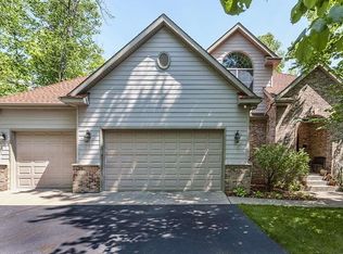 2010 Featherstone Dr, Duluth, MN 55803