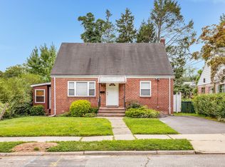 162 Washington Pl, Teaneck, NJ 07666