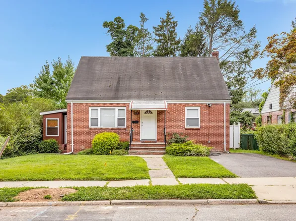 162 Washington Pl, Teaneck, NJ 07666