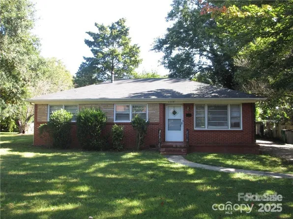 1115 Farrior Dr, Charlotte, NC 28215