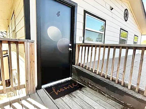 2nd image of 601 Avondale Ave #4