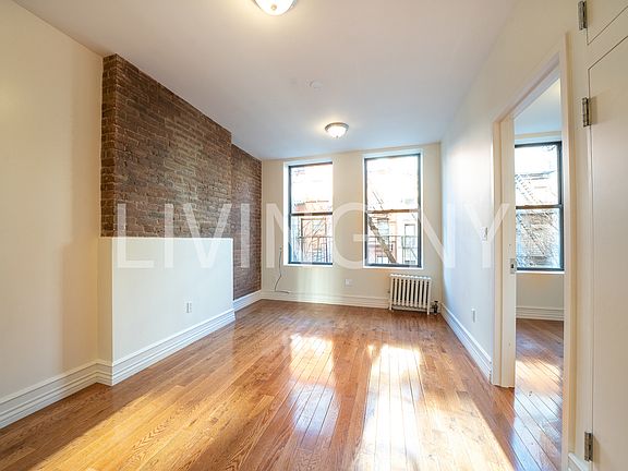2nd image of 10 W 103rd St #Cc1