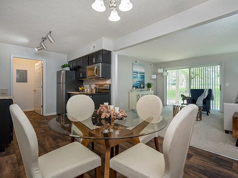 Beacon Lake Apartments — Photo 6