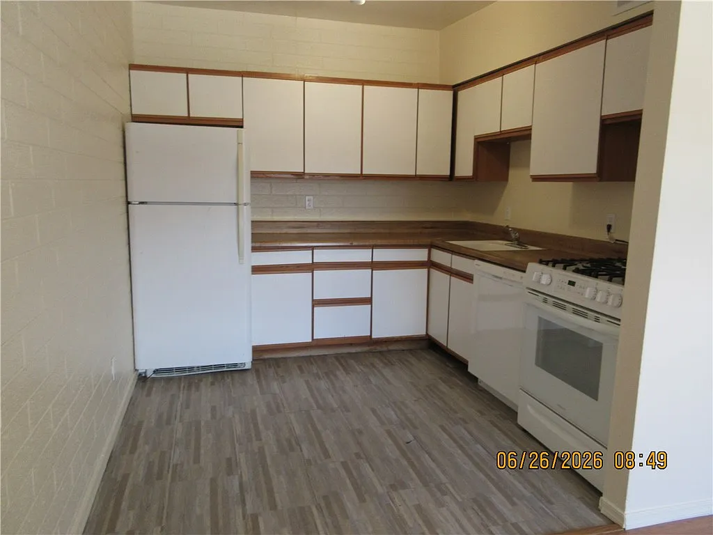 2 bed, 1.0 bath, 700 sqft, $825 — Photo 4