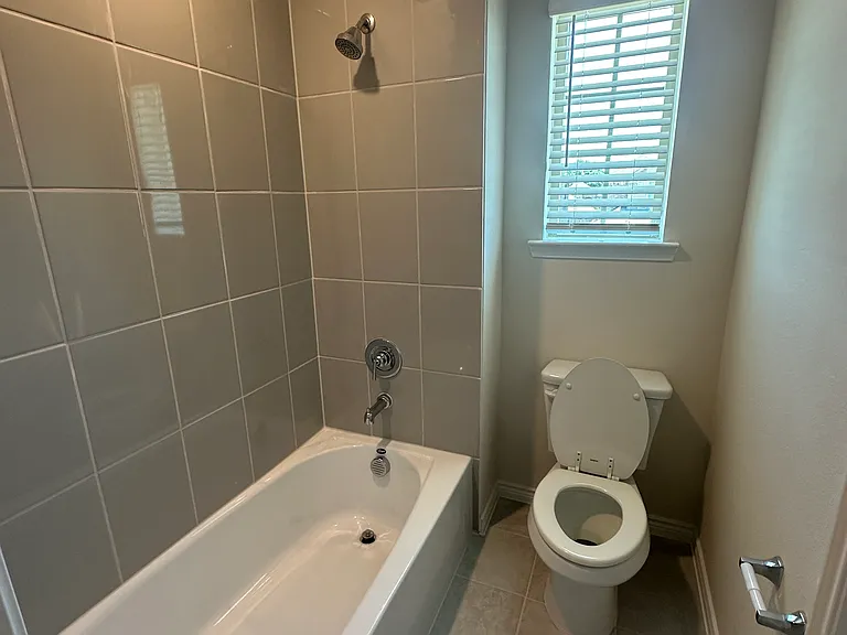 1318 Crookpost Dr — Photo 10
