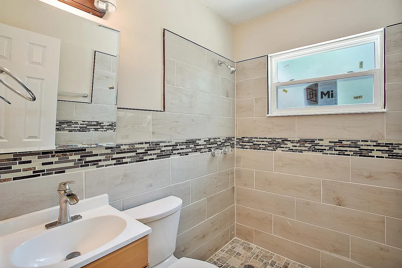 2 bed, 992 sqft, $1,595 — Photo 4