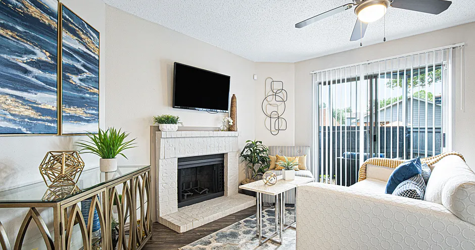 Oaks of Lewisville Apartments — Photo 4