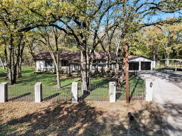 2143 Royal Oaks Dr, Dallas, TX 75253