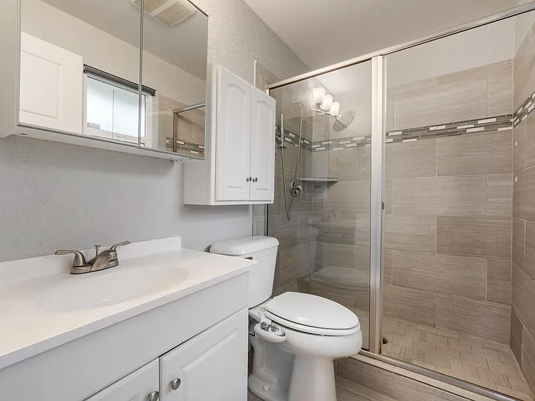 1844 E Southmoor Dr — Photo 8