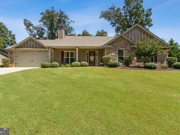 701 Cambridge Farms Dr, Hoschton, GA 30548