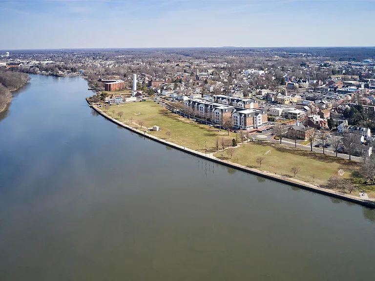 Pearl Pointe Apartments — Photo 40