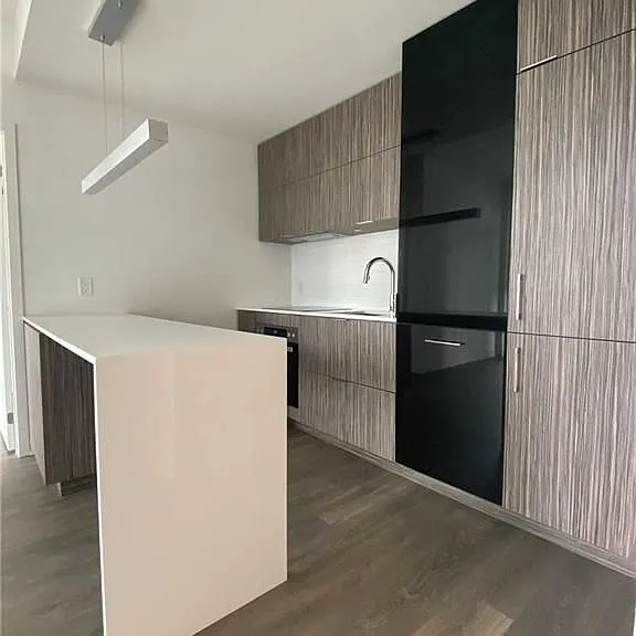 20 Richardson St N #2107 — Photo 4