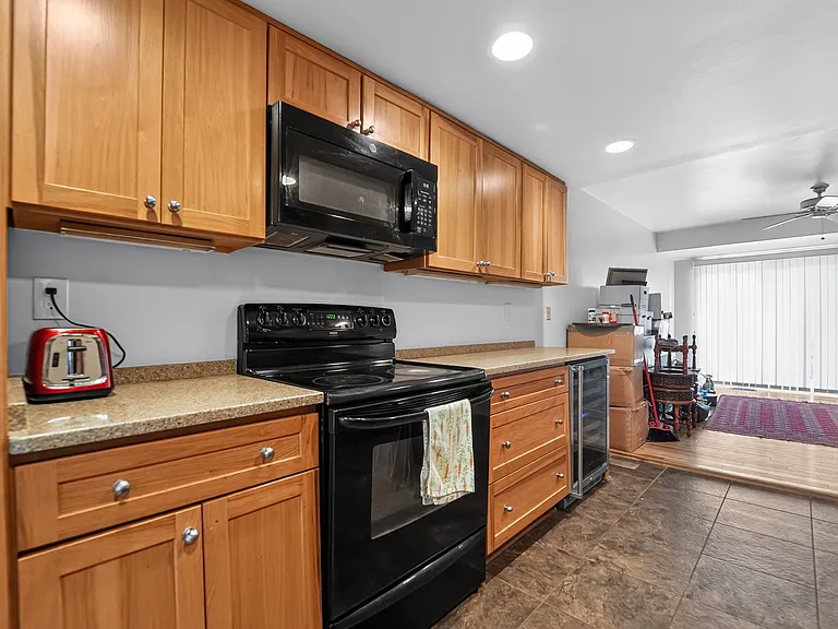 5607 Vantage Point Rd — Photo 6