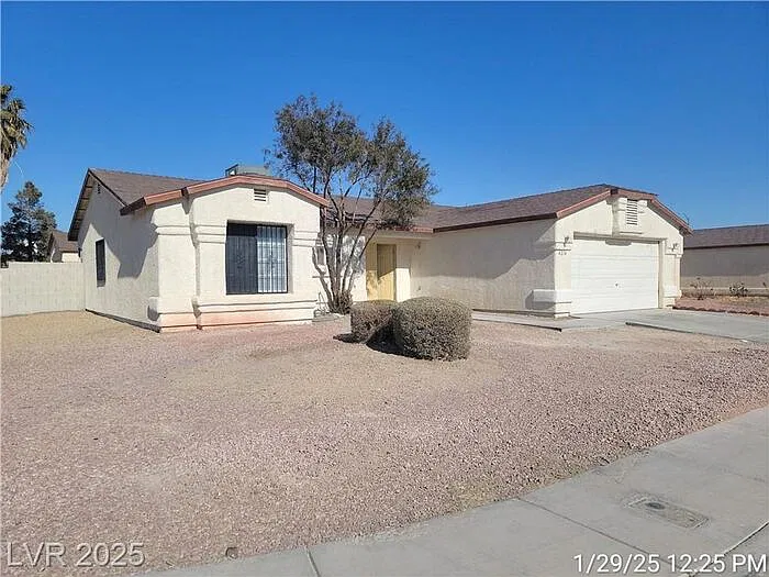 3 bed, 2.0 bath, 1284 sqft, $1,720 — Photo 2