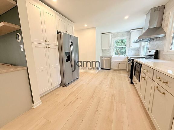 5th image of 2787 Derbyshire Rd