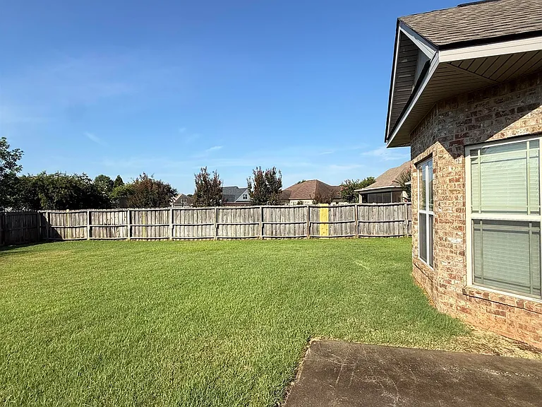 142 Addington Dr — Photo 24