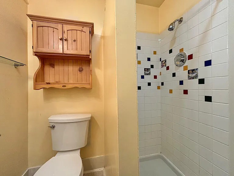 176 S Chestnut St #9 — Photo 10