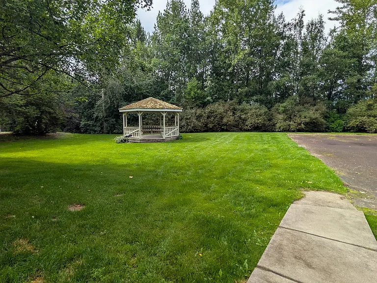 2224 Glacier St #301 — Photo 23