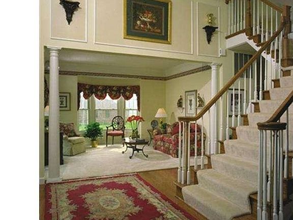 3rd image of 2440 Parker Dr