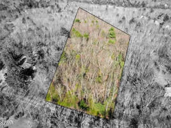 818 Twin Lakes Rd, Shohola, PA 18458