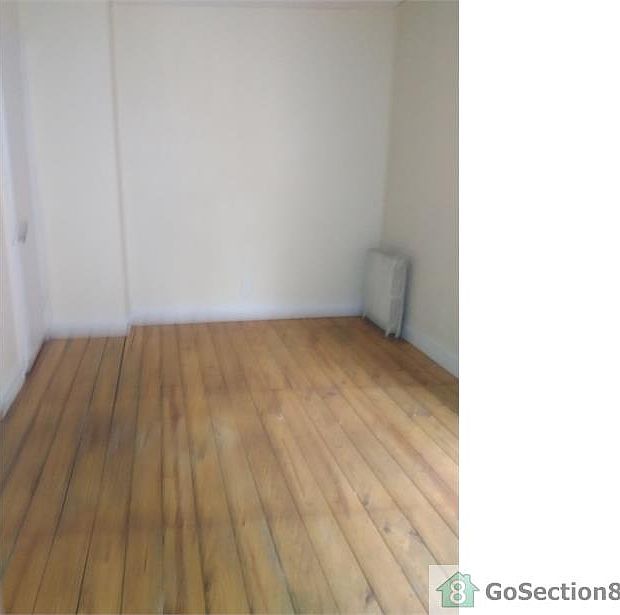 2nd image of 2130 Auburn St