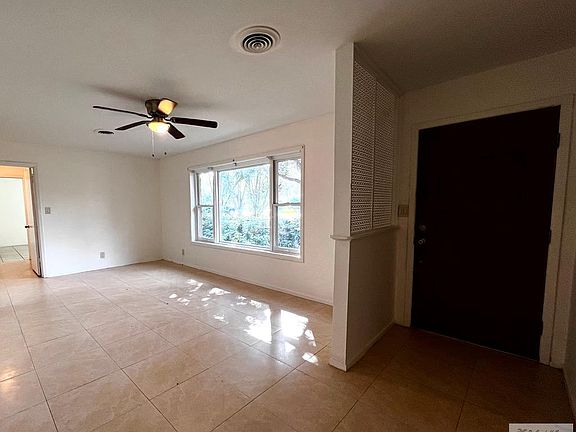 3rd image of 117 Sally Ln