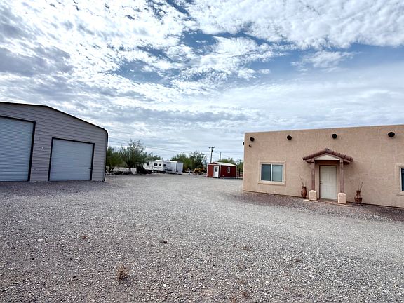 4th image of 425 N Roadrunner Pl